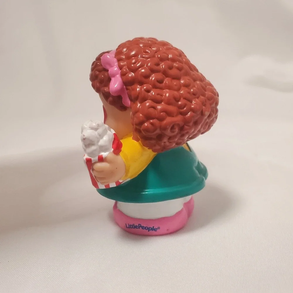 Fisher Price Little People Circus figure Maggie glasses popcorn free ship 2003